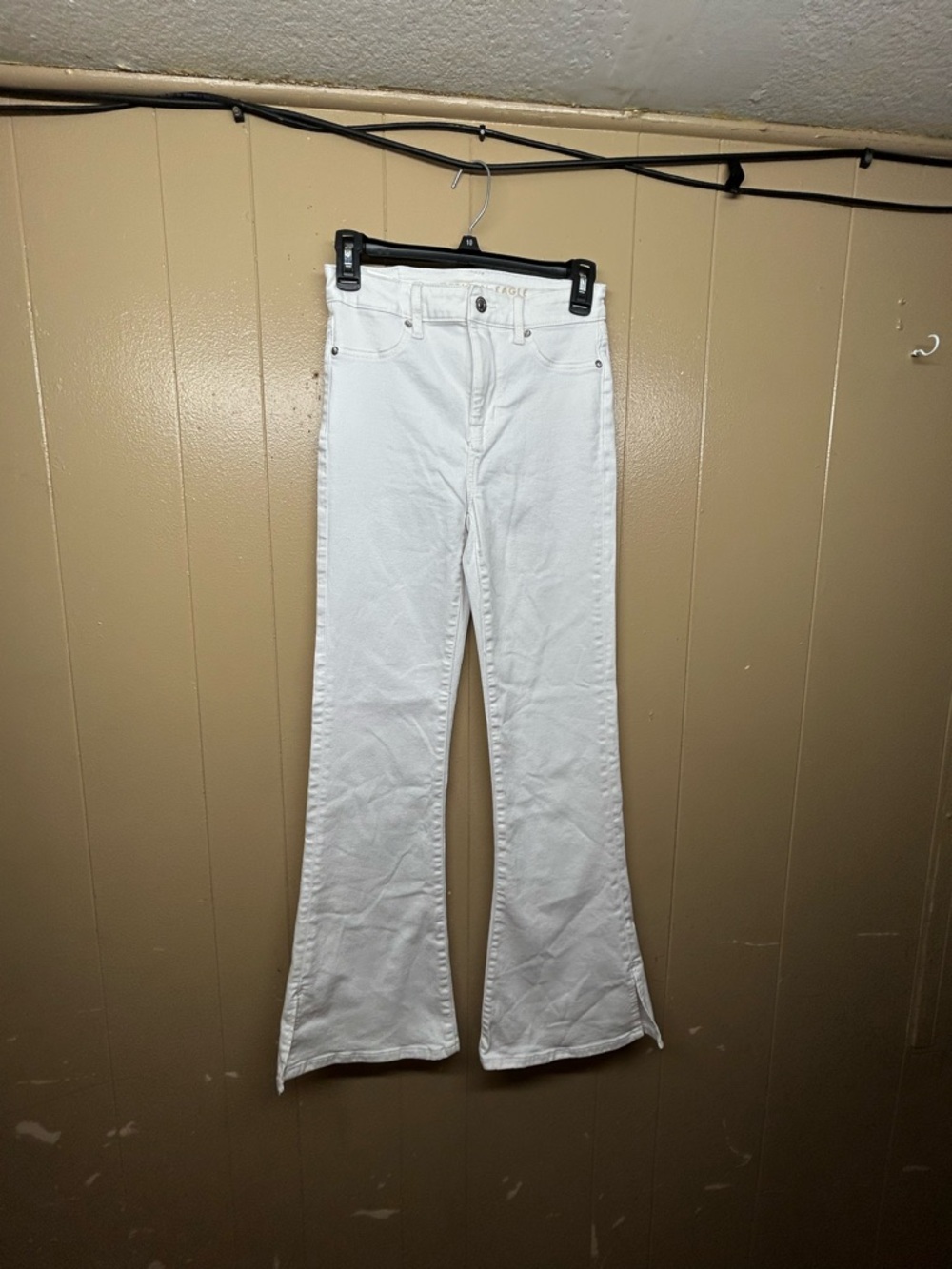 American Eagle Outfitters White High-Rise Jeans with Tan Leather Patch - Picture 6 of 16